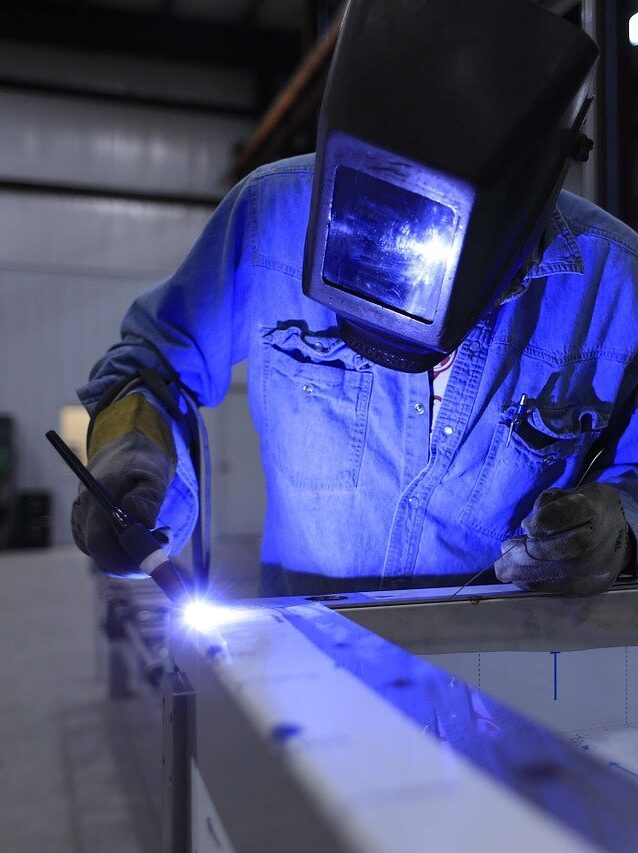 welder, welding, industry-673559.jpg